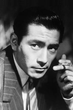 Toshirō Mifune interpreta Admiral Isoroku Yamamoto