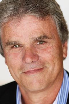Randle Mell interpreta Patrick Freeman