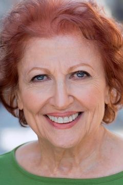 Ethel Fisher interpreta Mrs. Unger