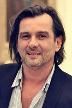 Christian Schiaretti interpreta Charles, future husband of Carole