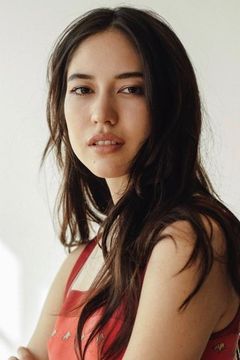 Sonoya Mizuno interpreta Katie (Med Student) / Humanoid
