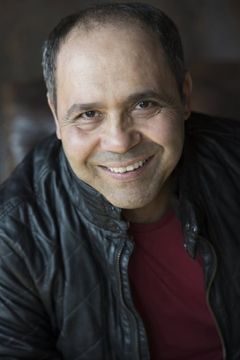 Kamel Benchemekh interpreta Passant La Chapelle