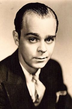 Harry Barris interpreta Pianist at Harry & Joe's (uncredited)