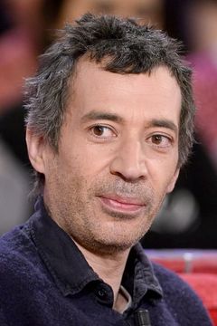 Eric Elmosnino interpreta Thierry