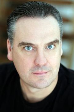 Mark Heenehan interpreta Miransh Wolfson (uncredited)