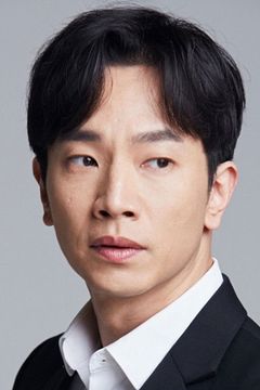 Kim Zio interpreta Reporter