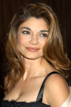 Laura San Giacomo interpreta Angeline