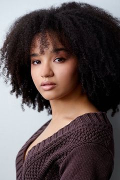 Eve Edwards interpreta Kiki
