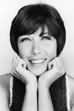 Lily Tomlin interpreta Violet Newstead