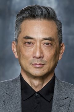 Paul Nakauchi interpreta Yasaburo