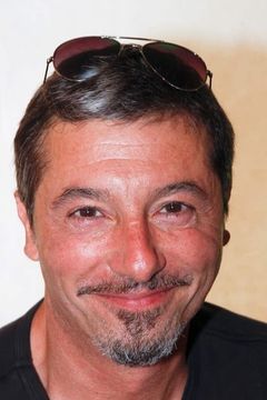 Marc Duret interpreta Inspector'Notre-Dame'