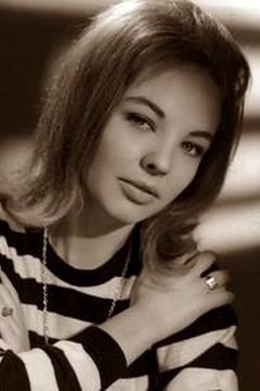 Paloma Valdés interpreta Inesita, Angela's Daughter