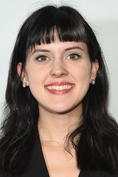 Grace Rex interpreta Cousin Betty