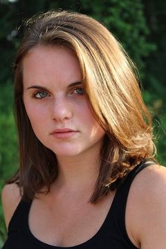 Madison Lee Brown interpreta Lizzie