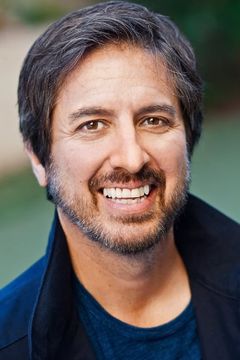 Ray Romano interpreta Hank Rizzoli