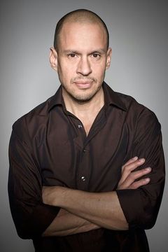 Jonathan Sagall interpreta Poldek Pfefferberg