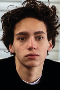 Francesco Wenz interpreta Mason Holloway