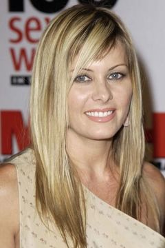 Nicole Eggert interpreta Summer Quinn