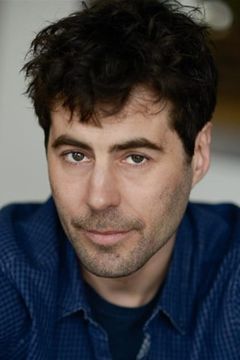 Cédric Vieira interpreta Le mari de Virginie