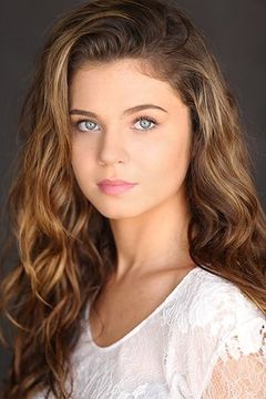 AlexAnn Hopkins interpreta Jenny