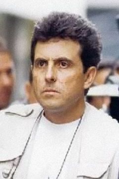 Alessandro Di Robilant interpreta Sceneggiatore Mondano