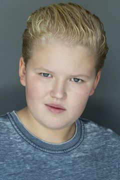 Aidan Vissers interpreta Liam