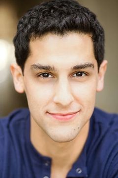 Luke Diliberto interpreta Green Witch