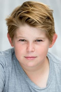Frankie Creagh-Leslie interpreta Matt (Bully)