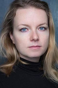 Julia Papp interpreta Nurse (uncredited)