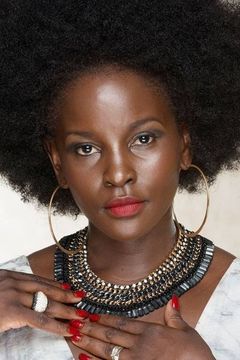 Nana Kagga-Hill interpreta Party Guest