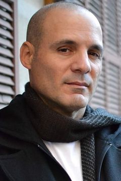 Hector Dez interpreta Border Agent #3