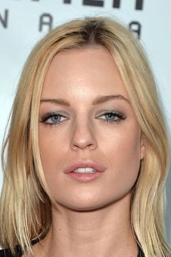 Megan Mane interpreta Lady in the Dark Room