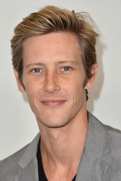 Gabriel Mann interpreta Nolan Ross