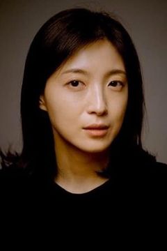 Jeon Soo-ji interpreta Assistant Oh