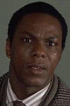 Lawrence T. Wrentz interpreta Campus Security Guard