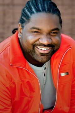 Carl McDowell interpreta Boner