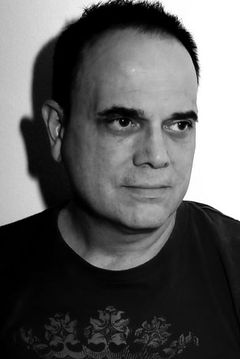 Edward Yankie interpreta President Nixon