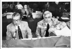 Bill Baldwin interpreta Race Track Announcer