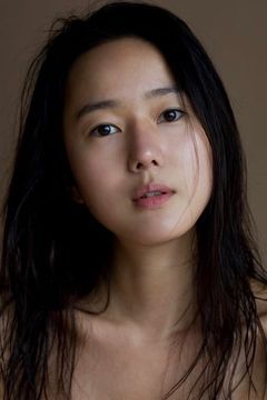 Yoon Jin-seo interpreta Prisoner
