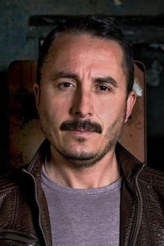 Serkan Ercan interpreta Yaşar