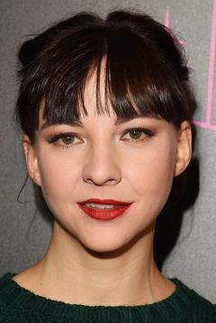 Erin Darke interpreta Gwendolyn