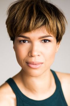 Elisabeth Etienne interpreta Dancer