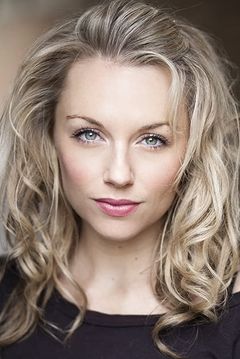 Jessica Ellerby interpreta Club Girl in London