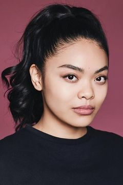 Kim Adis interpreta Rose