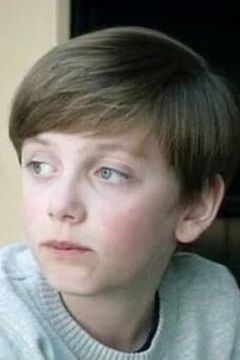 Nicholas Holmes interpreta Noah