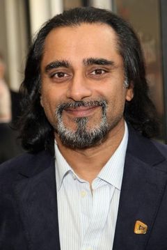Sanjeev Bhaskar interpreta Ray