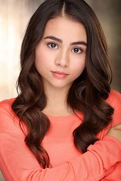 Ciara Riley Wilson interpreta Athena