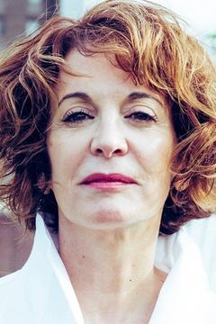 Kathleen Garrett interpreta Voice Artist (voice)
