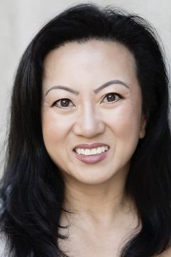 Roxanne Wong interpreta Mayor - present day