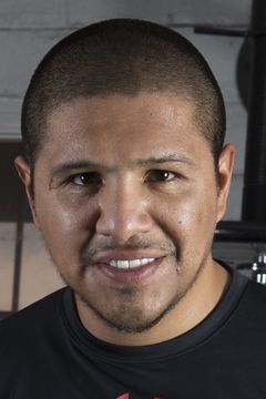 Fernando Vargas interpreta Tiko 'TKO' Martinez